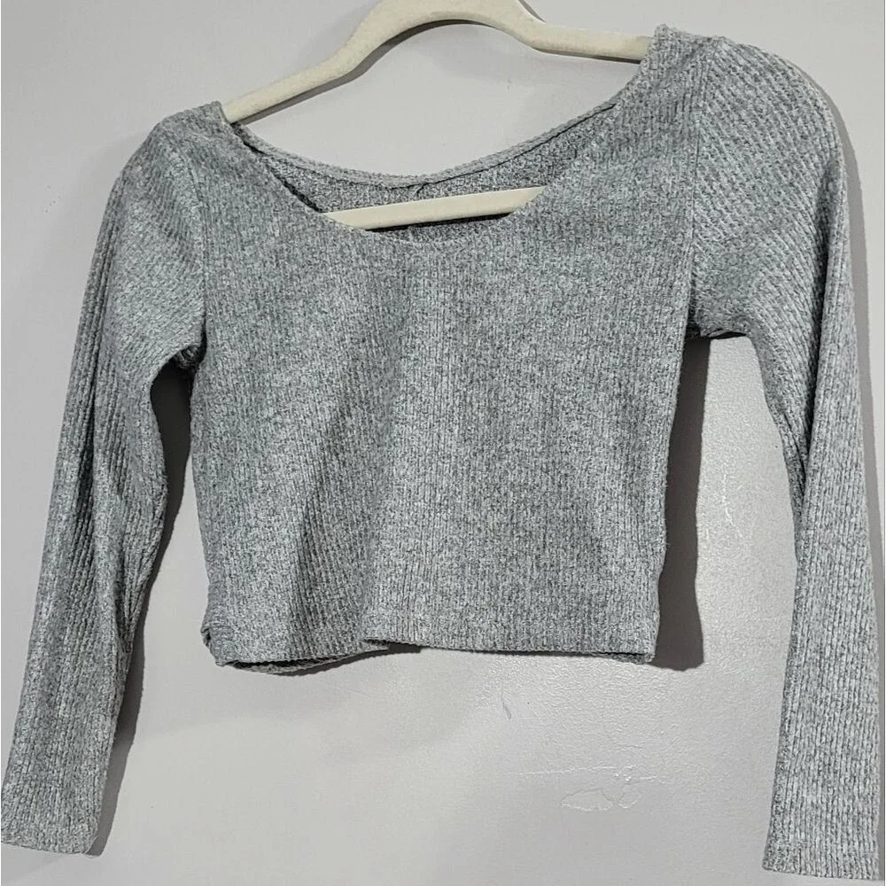 Zara kids 9/10 girls gray long-sleeved twisted front crop top